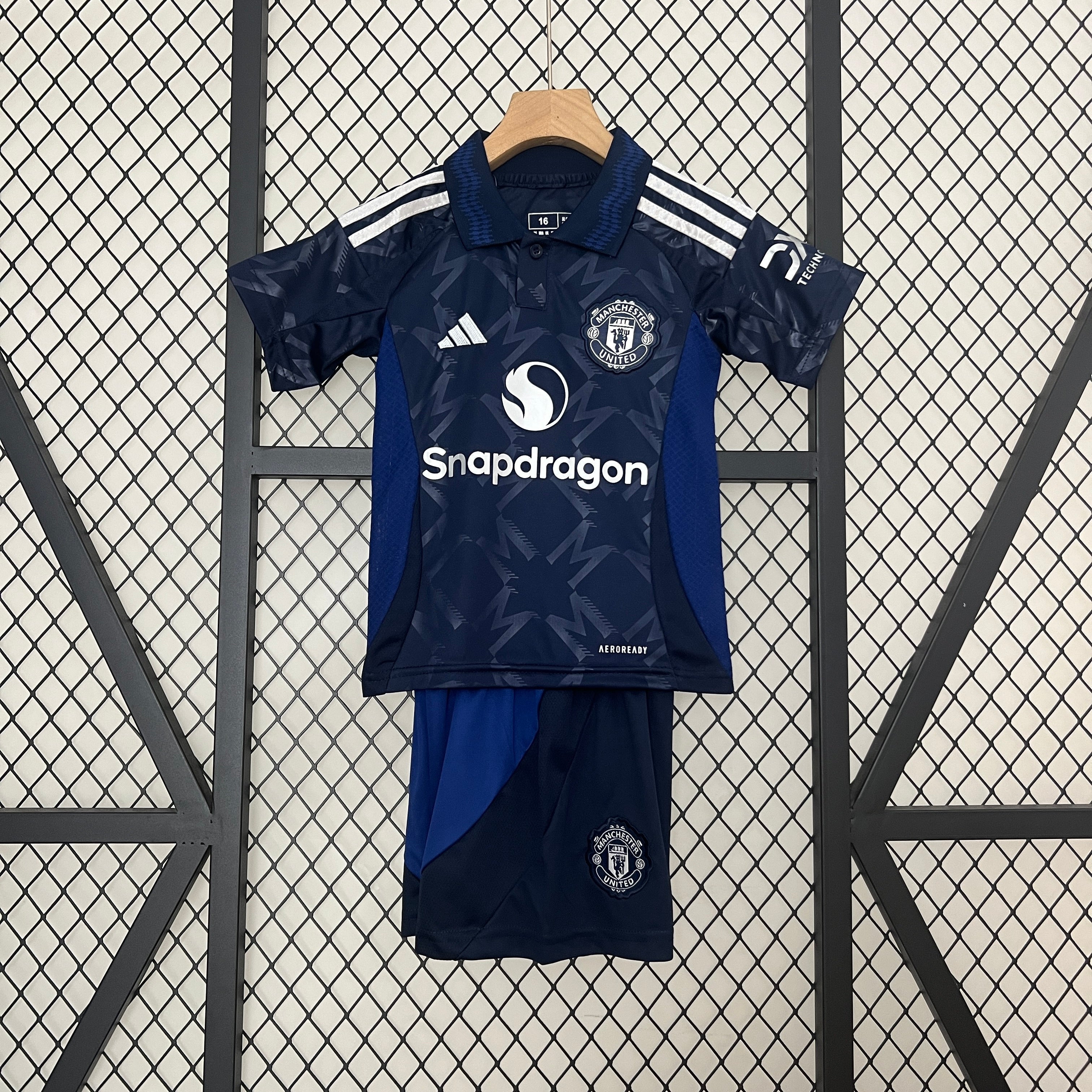 Manchester united 24 25 - Kids Football Kit Away