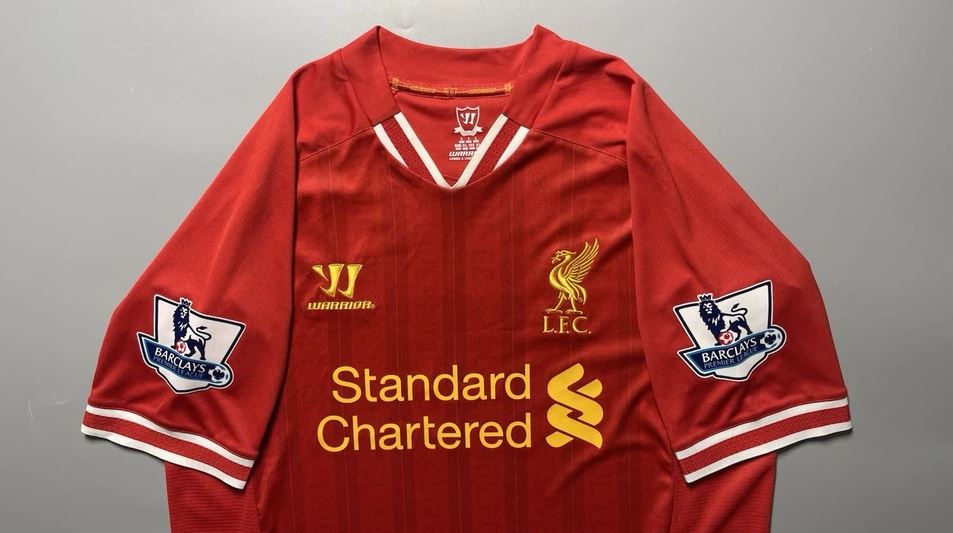 Liverpool 2013/14 Home – Luis Suárez #7 Warrior Era Retro Shirt