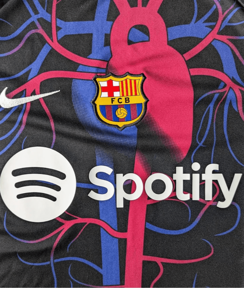 BARCELONA X PATTA 2023/24 'CULERS DEL MON' TRAINING SHIRT